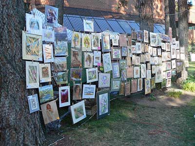 Clothesline Booth at Art on the Green Photo by Don Sausser